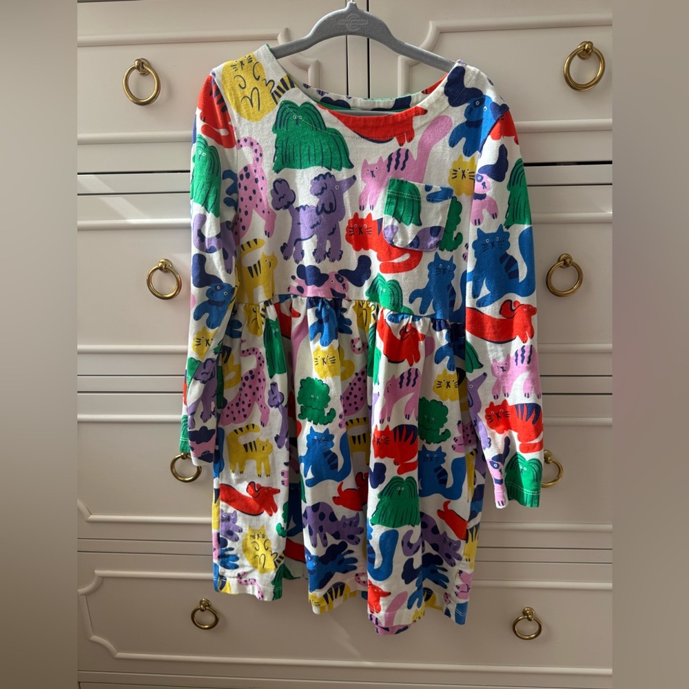 Like New Mini Boden Multicolor Heart Print Dress size 6-7, runs small